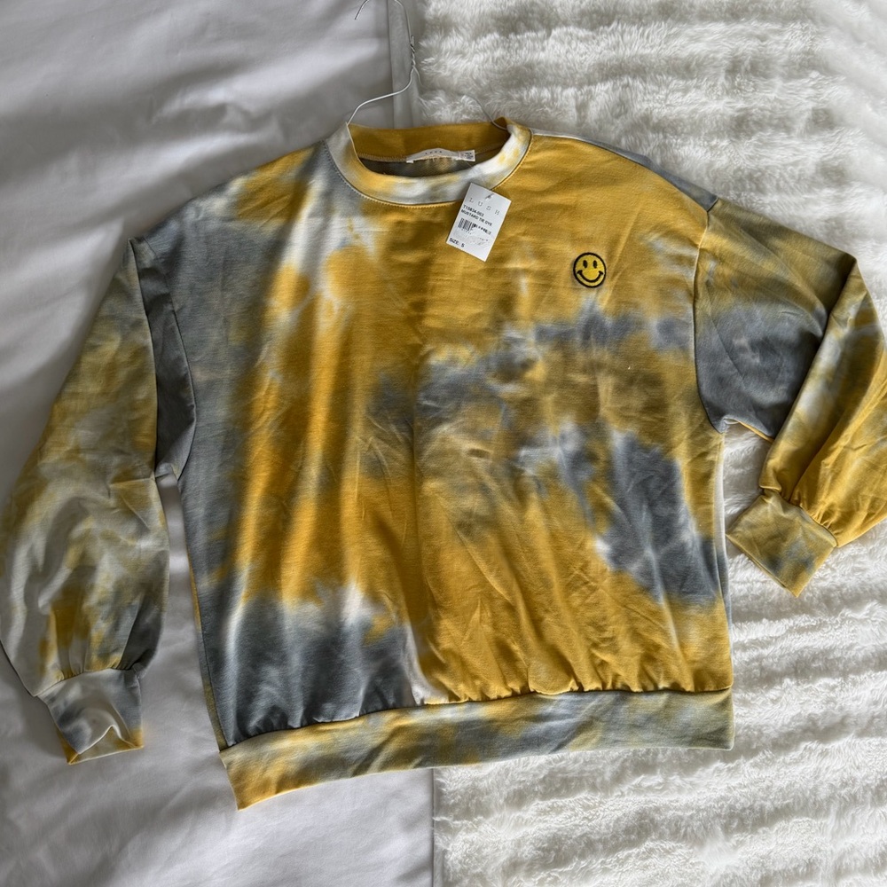 Lush Yellow and Gray Tie-Dye Crewneck